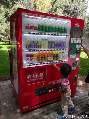 追蹤城市脈搏 自動(dòng)售貨機(jī)背后的品牌之爭與市場機(jī)遇